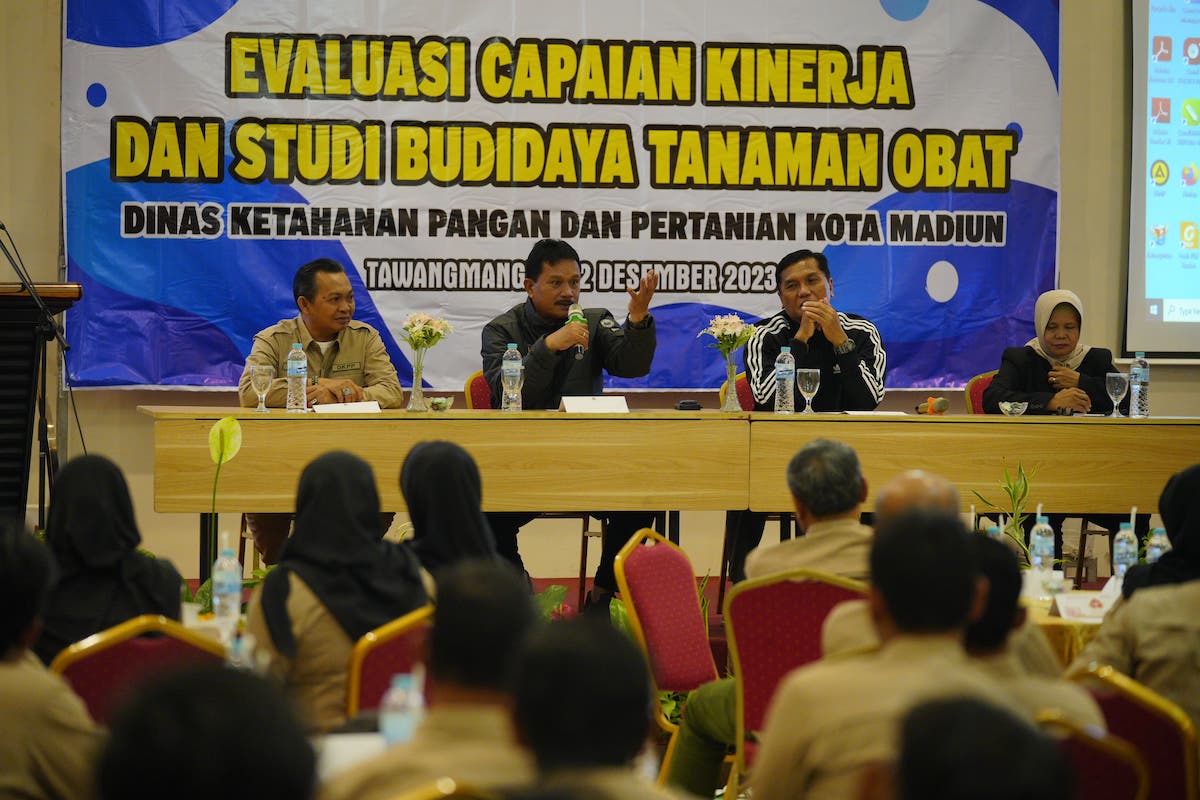 Foto 4 dari 8: Gelar Pembinaan Pegawai DKPP, Wali Kota Imbau Peningkatan Ketahanan Pangan