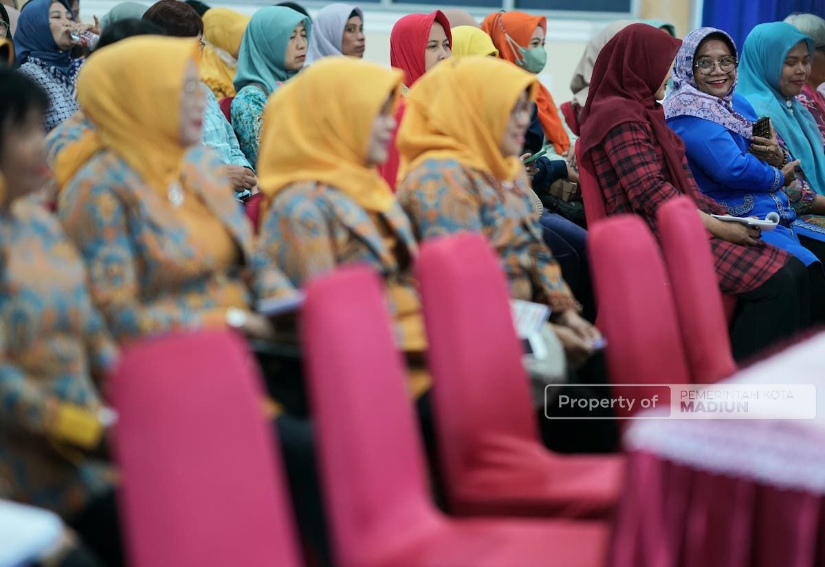 Foto 8 dari 9: Buka Sosialisasi Cinta, Bangga, dan Paham Rupiah, Wali Kota Ajak Warga Bijak Gunakan Uang