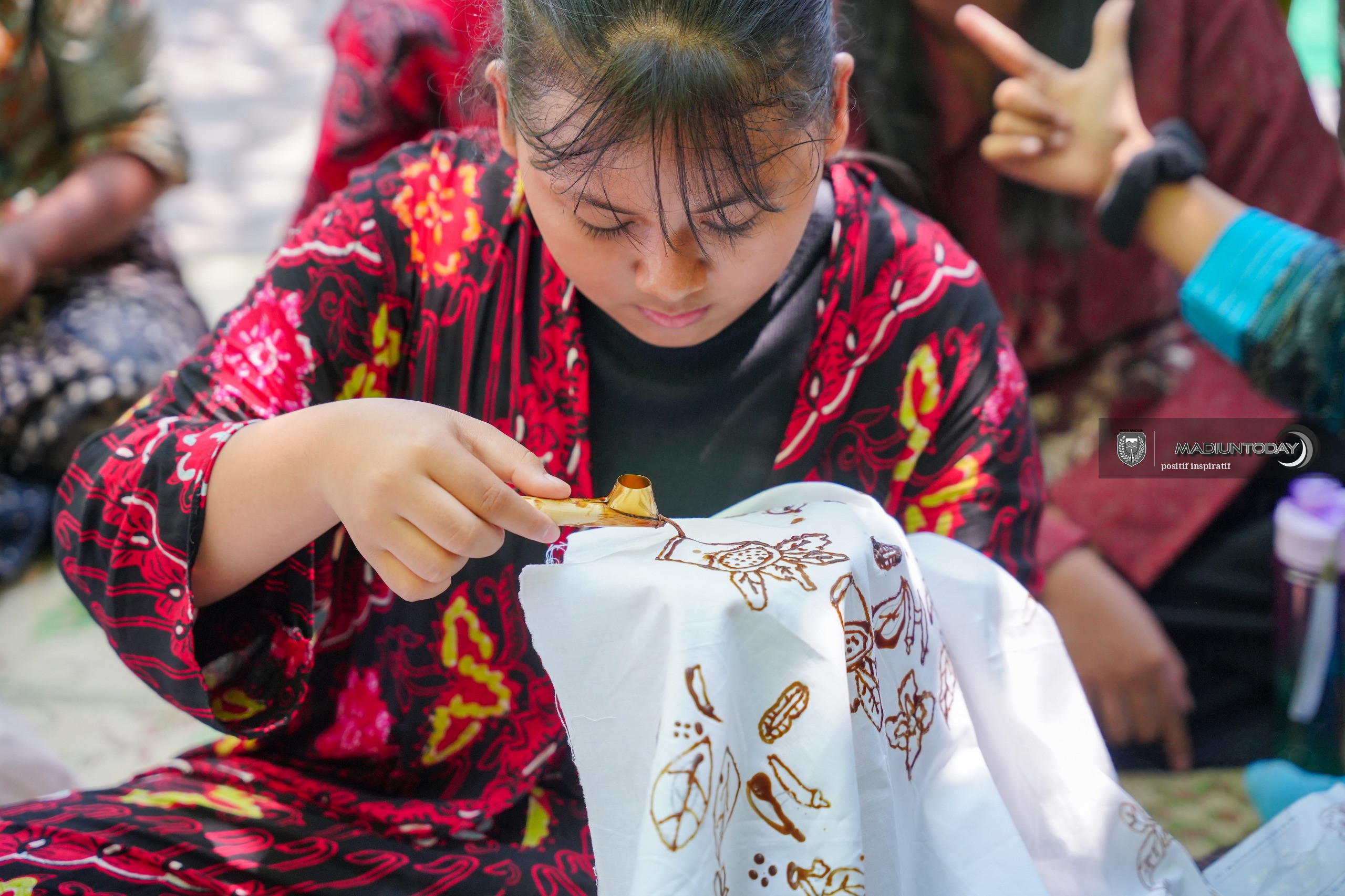 Foto 3 dari 9: Dari Baju ke Canting, Anak-anak Mulai Mengenal Batik Lebih Dekat