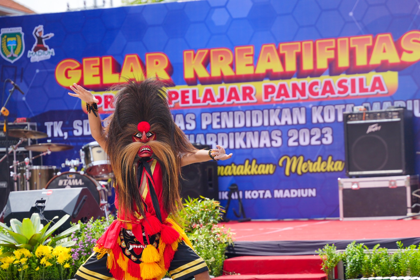 Foto 4 dari 10: Gelar Kreativitas Jadi Ajang Unjuk Gigi Pelajar di Peringatan Hardiknas