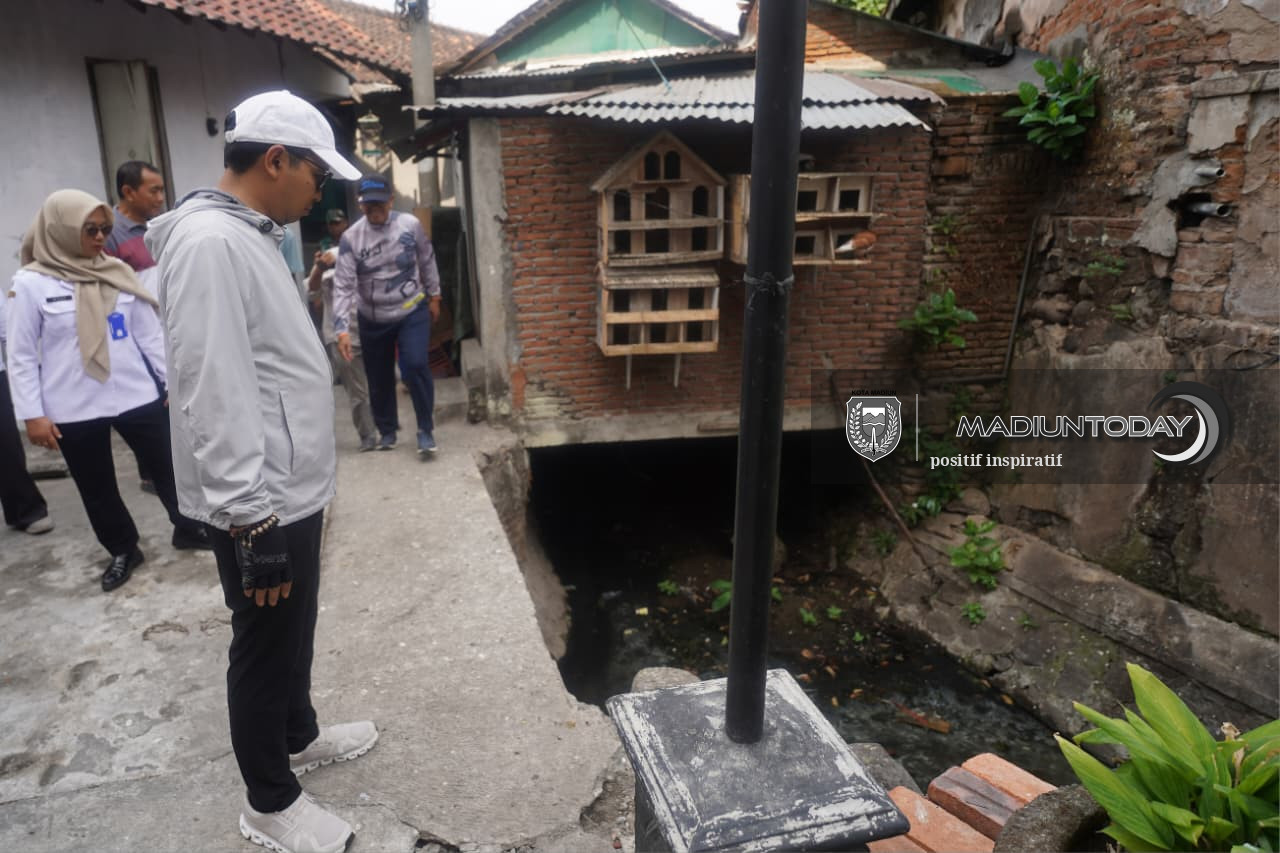 Foto 7 dari 13: Madiun Darurat Drainase, Plt Wali Kota Minta Data Drainase Seluruh Kota Untuk Dikaji Minggu Ini