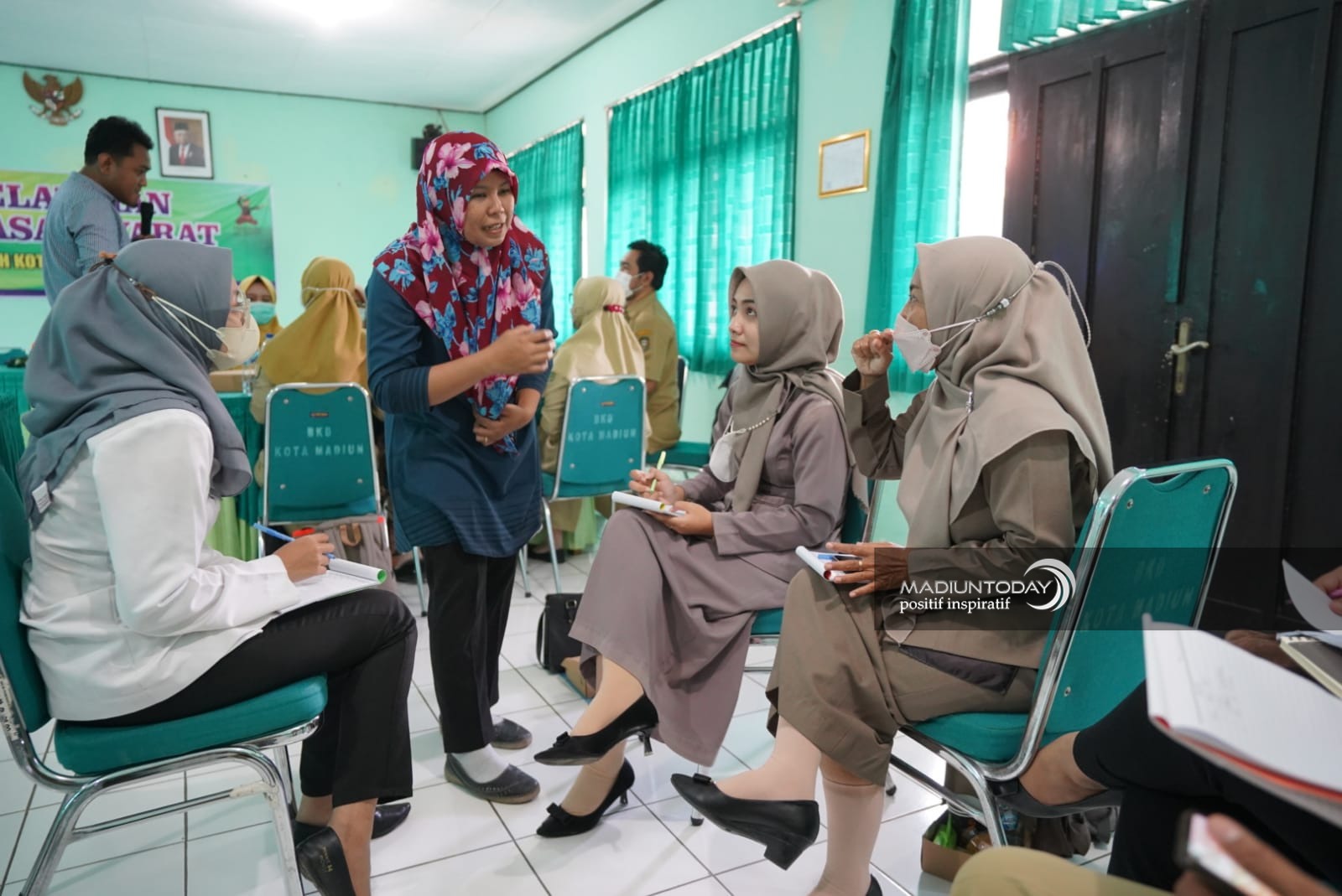 Foto 5 dari 10: Tingkatkan Pelayanan Untuk Masyarakat, BKD Bekali OPD Dengan Keterampilan Bahasa Isyarat
