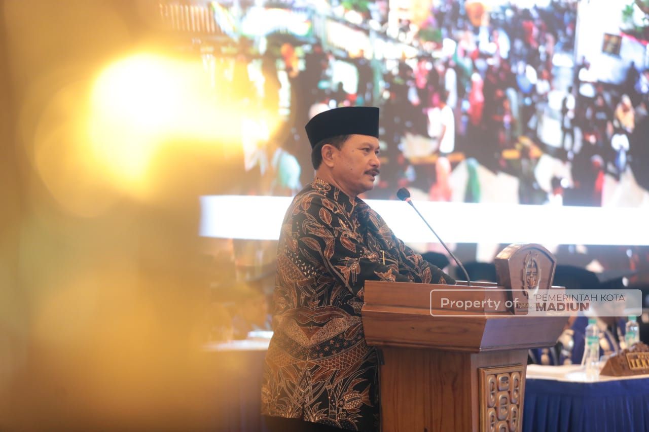 Hadiri Wisuda PNM, Wali Kota Imbau Lulusan Tak Berhenti Belajar