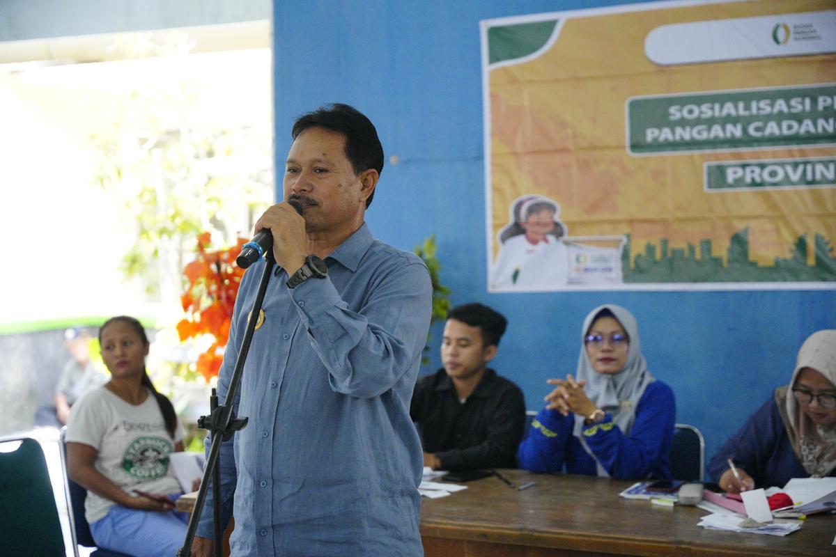Foto 2 dari 6: Salurkan Bantuan Pangan, Wali Kota: Lebaran Tidak Ada yang Kesulitan Bahan Kebutuhan