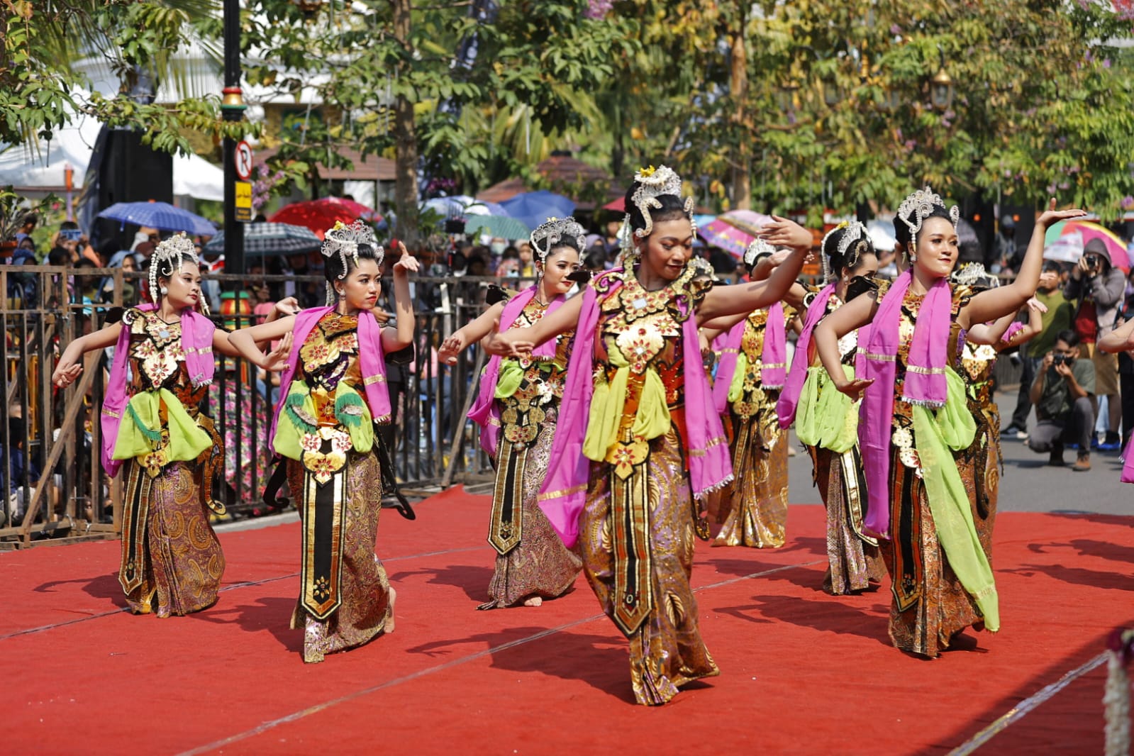Foto 7 dari 14: Buka Madiun Carnival Harmoni Budaya Nusantara, Wali Kota Harap Jadi Moment Berkesan Hari Jadi ke-105