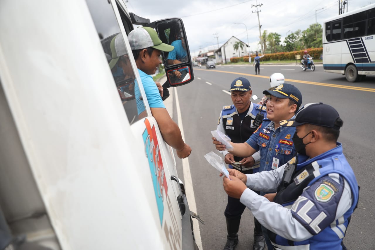 Foto 4 dari 11: Cegah Odol, Dishub Gelar Operasi Keselamatan Lalu Lintas