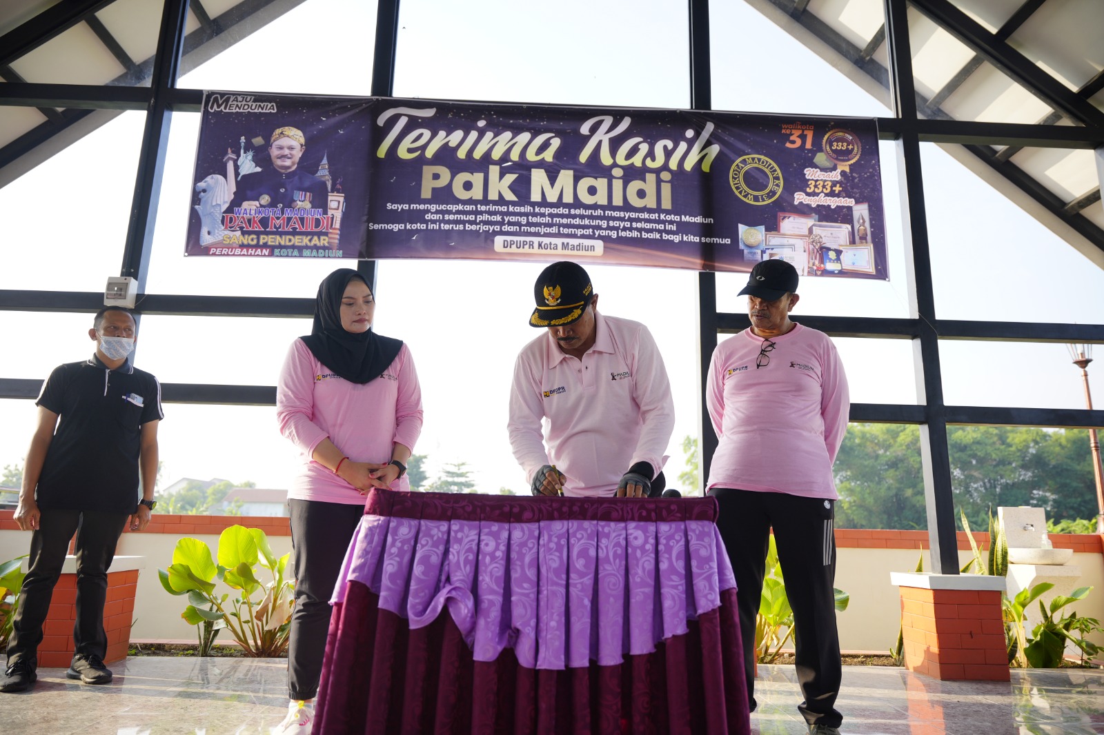 Foto 1 dari 7: Gowes Pagi, Wali Kota Resmikan Sejumlah Proyek Strategis Pemkot Madiun