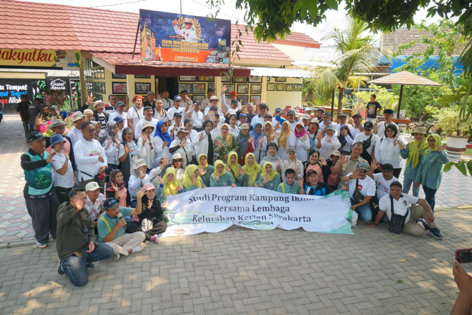 Foto 9 dari 11: Terima Kunjungan Studi Banding Dari Surakarta, Ketua TP PKK Paparkan Proklim Di Kota Pendekar