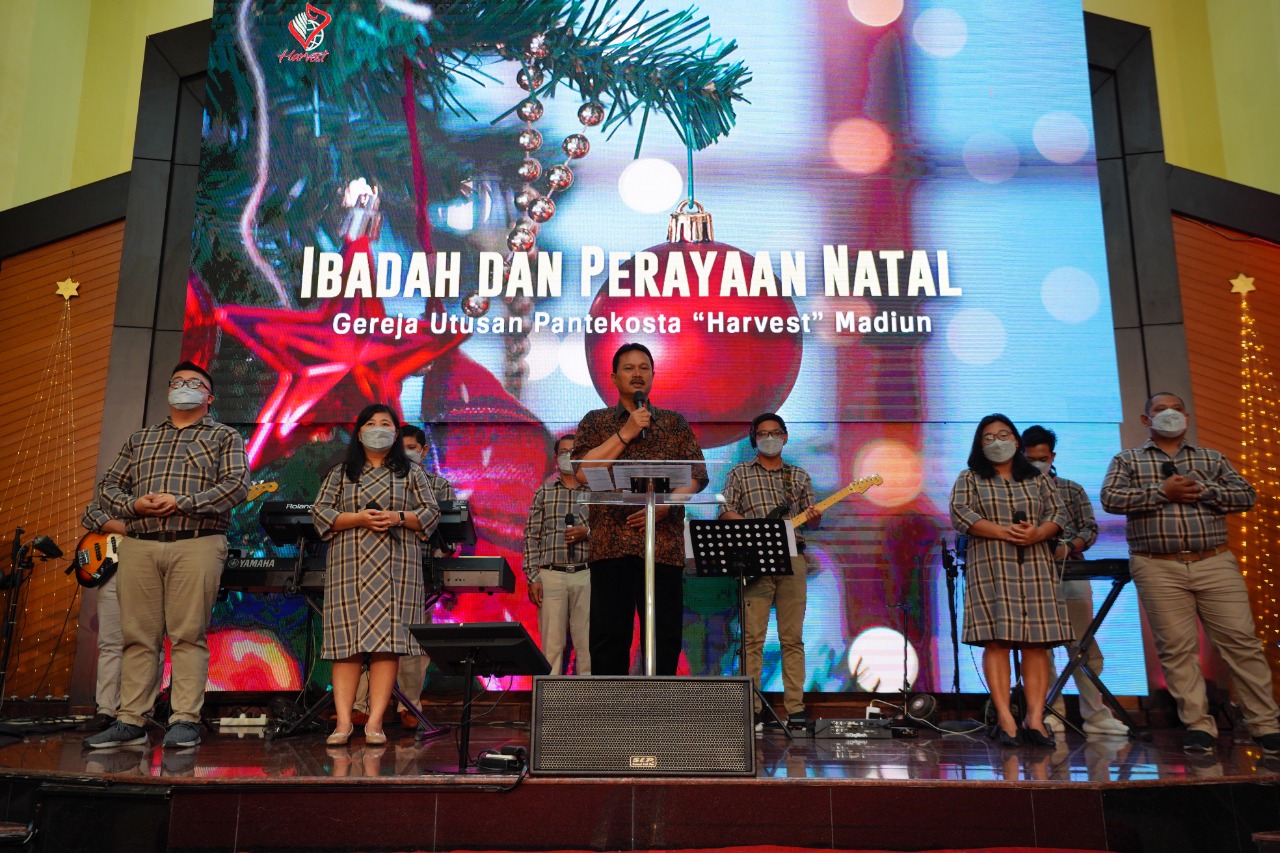 Foto utama berita: Tinjau Pelaksanaan Ibadah Natal di Empat Gereja, Wali Kota: Kota Kita Makin Baik Berkat Doa Semuanya