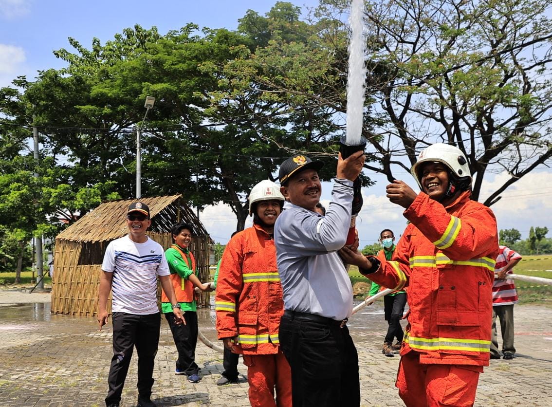 Foto 3 dari 5: Gelar Bimtek Pencegahan Kebakaran, Wali Kota : Petugas Rusunawa Harus Siap Siaga