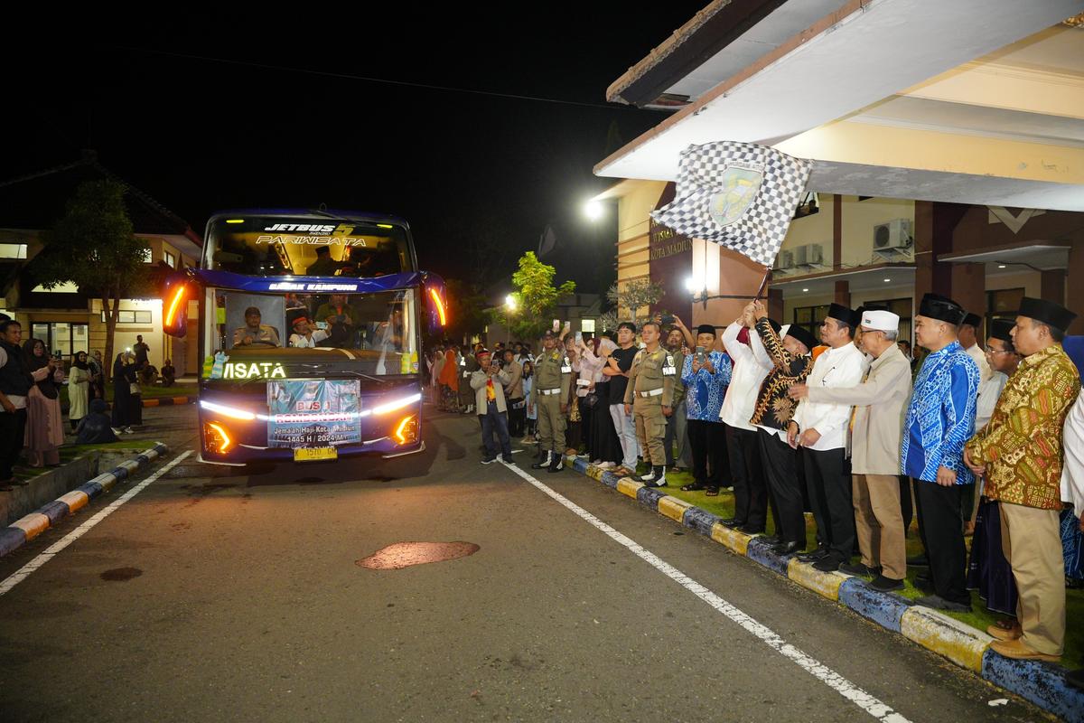 Melepas CJH Ke Tanah Suci, Pj. Wali Kota Pesan Jaga Kesehatan