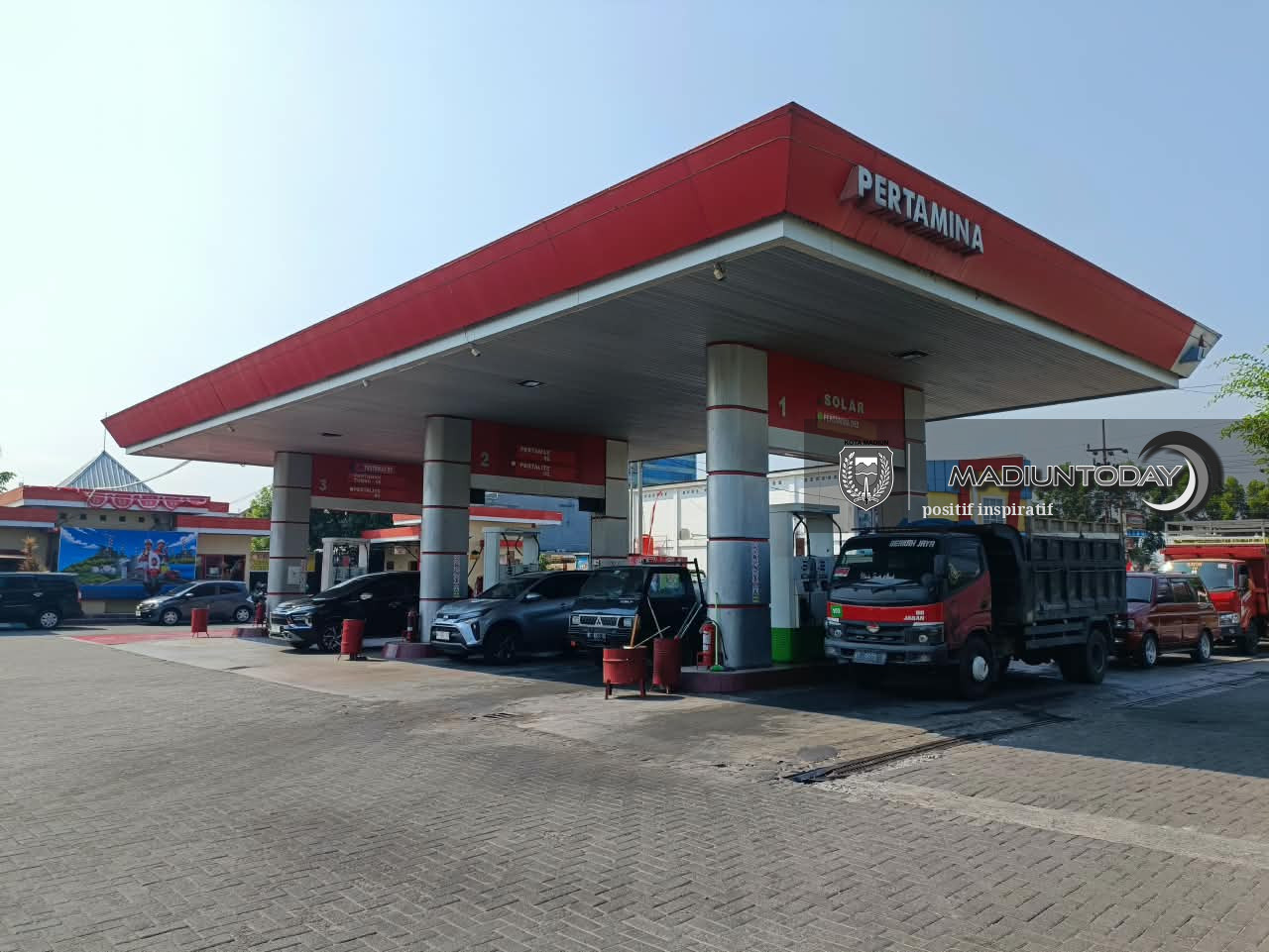 Foto 1 dari 2: Harga Dexlite Naik Jadi Rp23.700 per Liter Mulai 1 September 2026