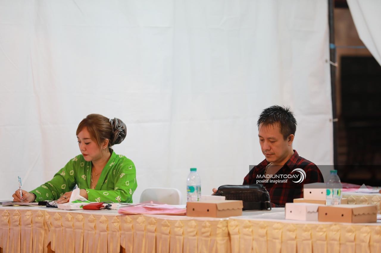 Foto 5 dari 10: Semarak Lomba Vokal Tunggal Ramaikan Sumber Wangi Sekaligus Gali Potensi