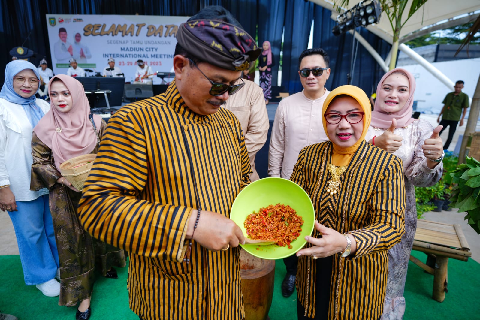 Foto 2 dari 10: Pecel Madiun Dinobatkan Mendikbud Sebagai Warisan Budaya Tak Benda Indonesia