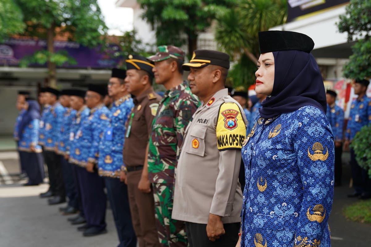 Foto 5 dari 10: Kota Madiun Banyak Torehkan Prestasi, Wali Kota Beri Apresiasi ASN di Upacara Peringatan HUT ke-52 Korpri