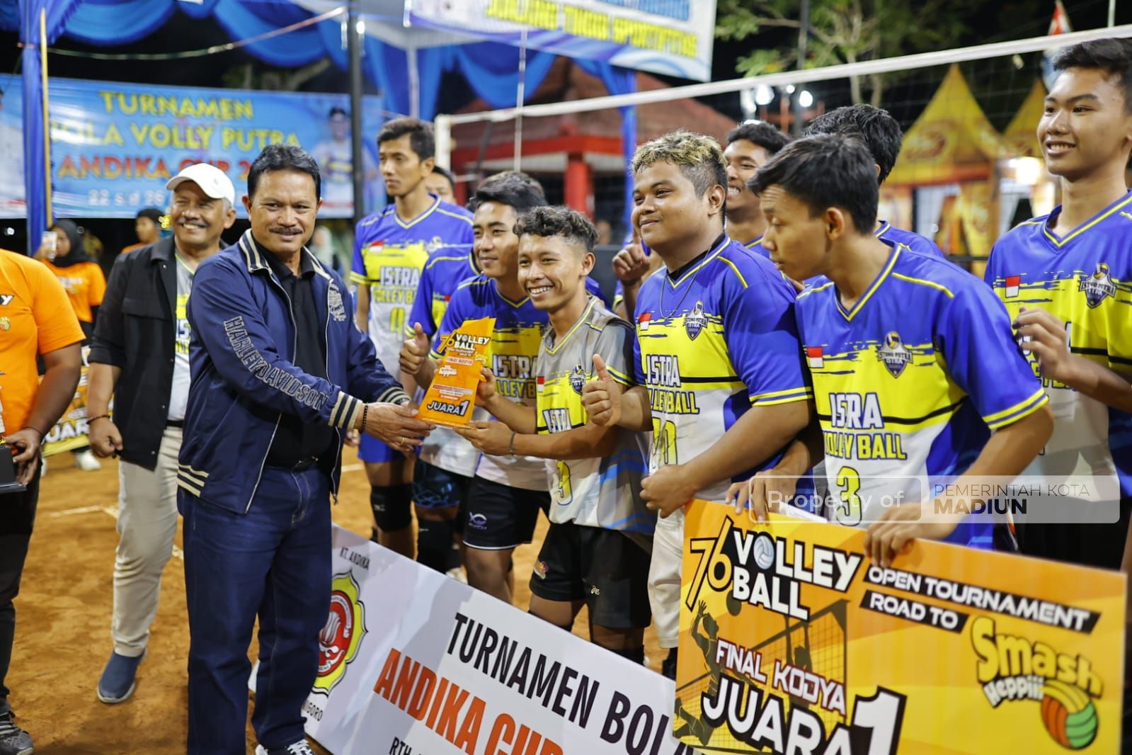Foto 1 dari 9: Turnamen Bola Voli Andika Cup Berikan Banyak Manfaat Positif, Wali Kota Apresiasi Hadirnya Kejuaraan