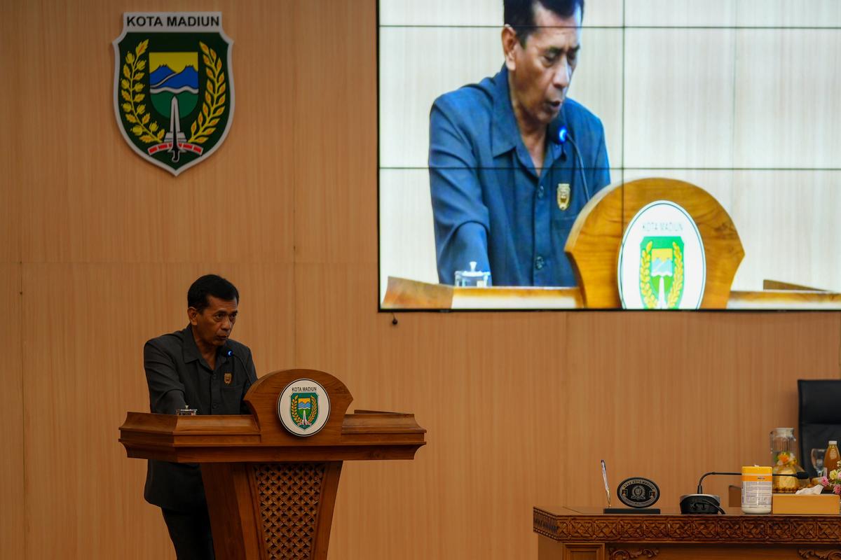 Foto 8 dari 8: Rapat Paripurna DPRD Kota Madiun, Bahas Pengambilan Keputusan Atas Raperda APBD Tahun 2025