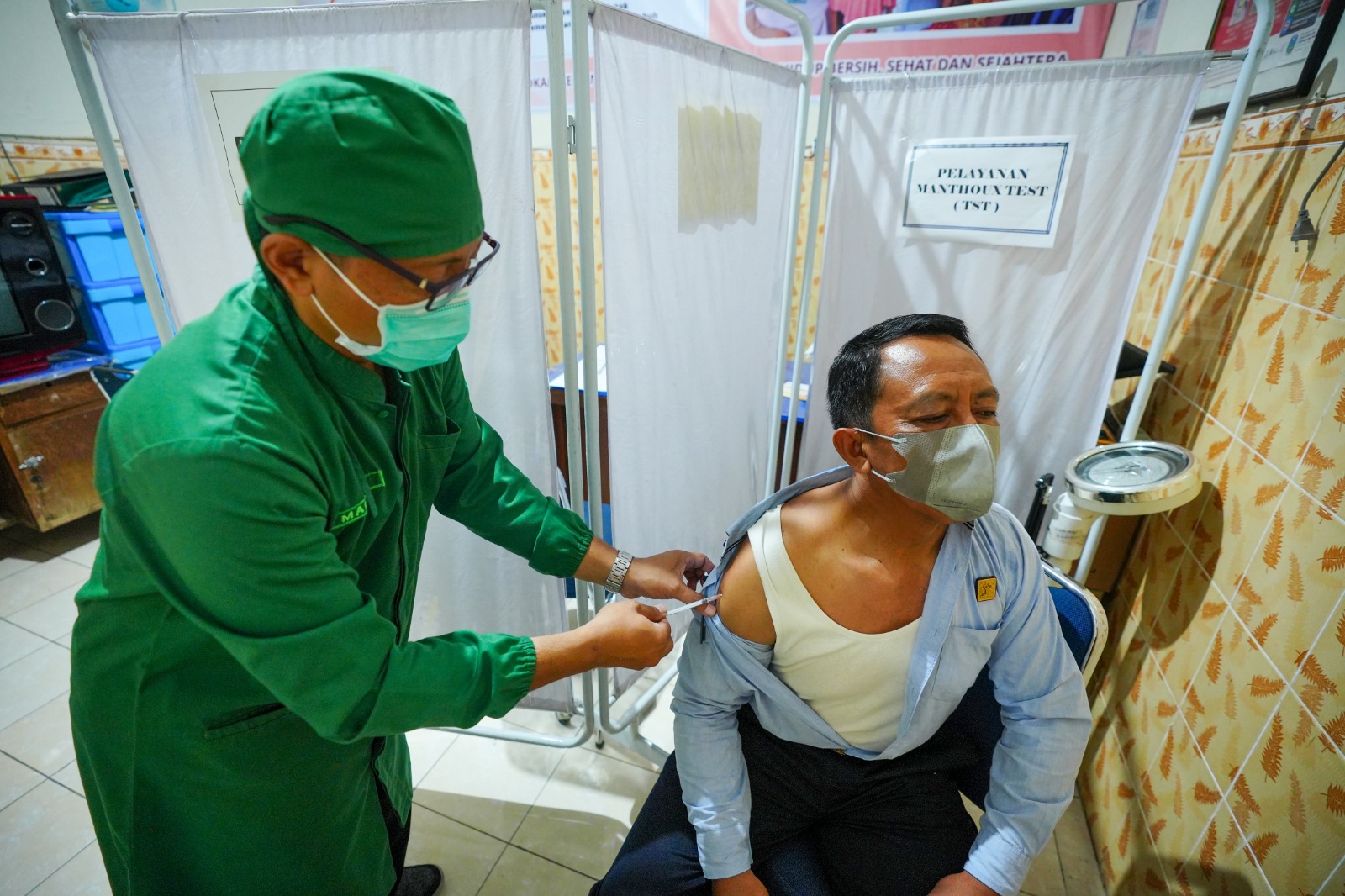 Jalani Pemeriksaan Kesehatan Kedua, CJH Lakukan Vaksin Meningitis dan Influenza