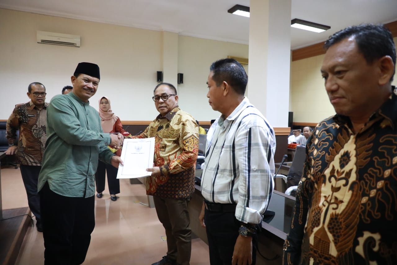 Serahkan SK Tenaga Ahli, Wali Kota Harap Bantu Optimalkan Pembangunan Kota