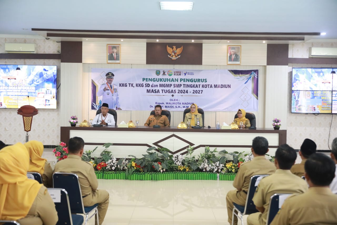 Foto 9 dari 12: Lantik Pengurus Baru KKG Dan MGMP, Wali Kota Pesan Optimalkan Pendidikan Di Kota Pendekar