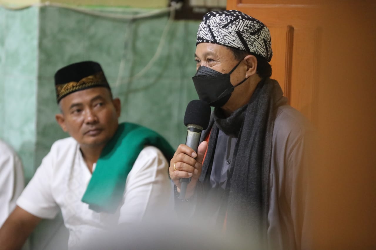 Foto 2 dari 11: Tarawih di Masjid Al-Fitri, Wali Kota Ajak Jamaah Perbanyak Ibadah di Bulan Suci