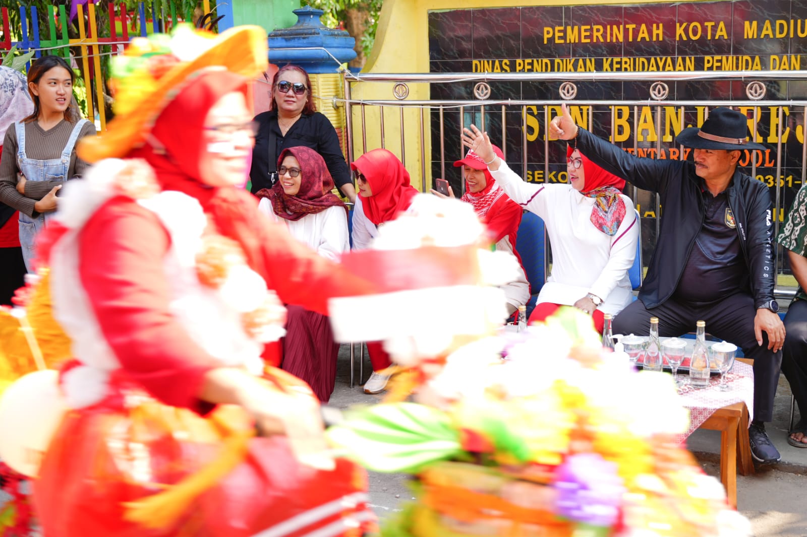 Foto 2 dari 9: Bertabur Kreasi Warga Lewat Blooming Carnival Kelurahan Banjarejo