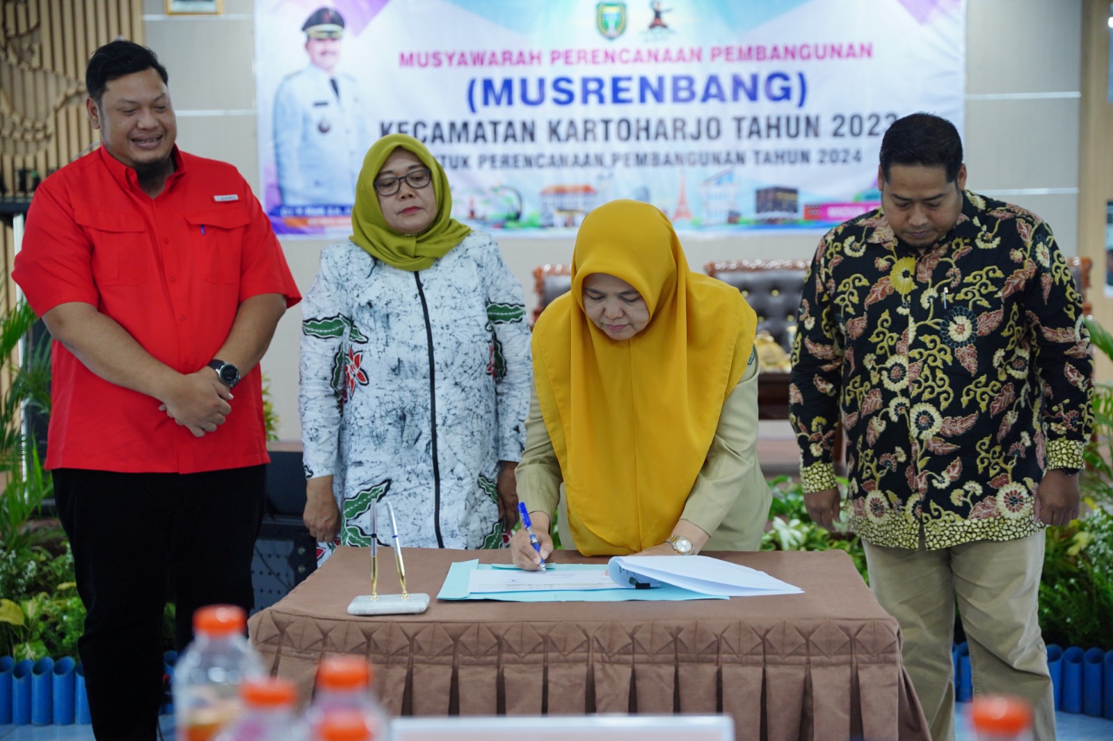 Foto 9 dari 10: Pastikan Usulan Pembangunan Tepat Sasaran, Wali Kota Pimpin Musrenbang Kartoharjo Dari Madinah