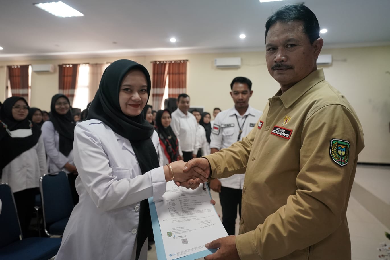 Foto utama berita: Serahkan SK Pengangkatan 189 PPPK Guru, Wali Kota Harapkan Ide dan Kreativitas Majukan Pendidikan Kota