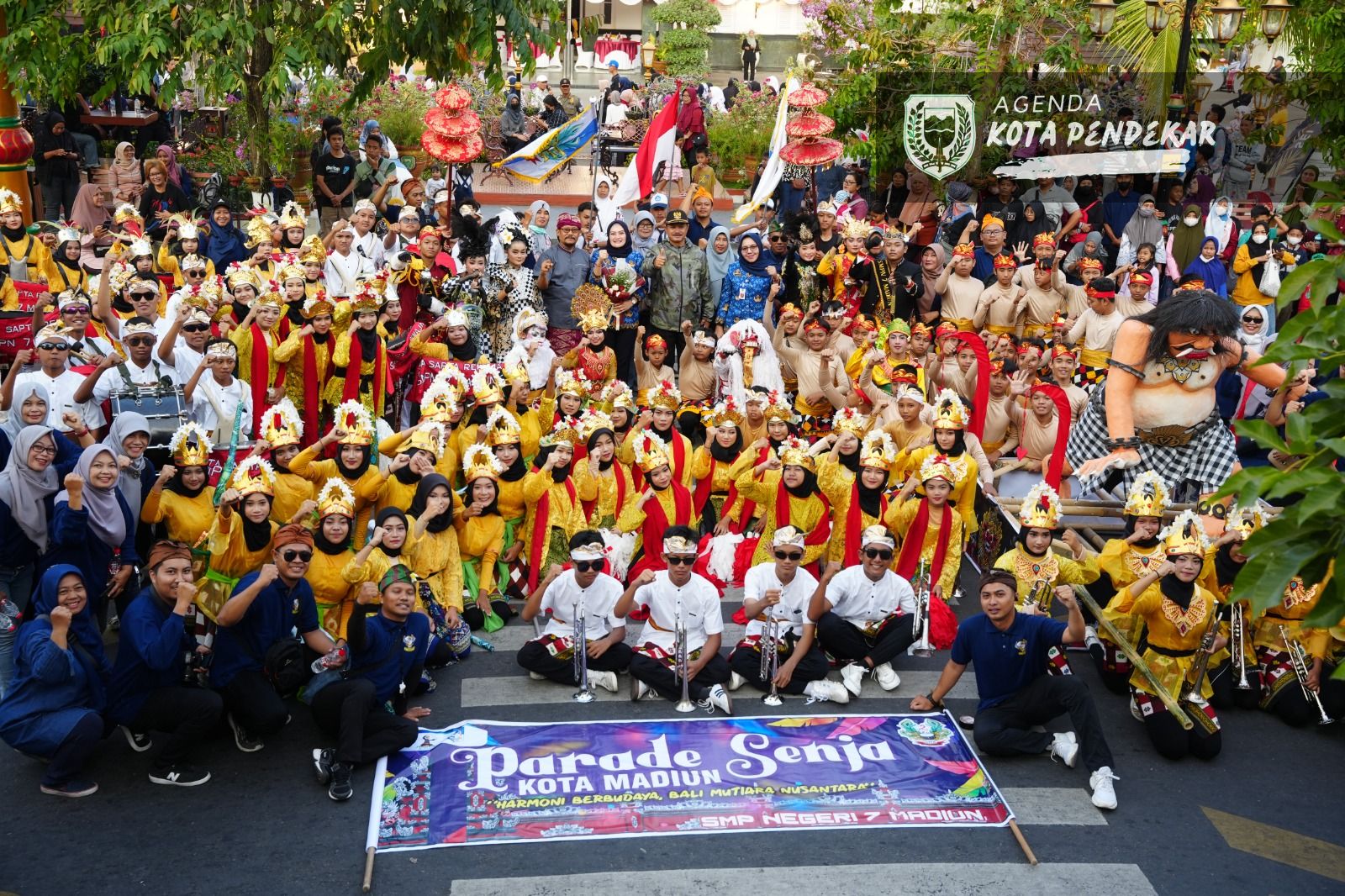 Foto 8 dari 8: Tari Kecak Hingga Ogoh-ogoh Bali Unjuk Kebolehan Dalam Parade Senja