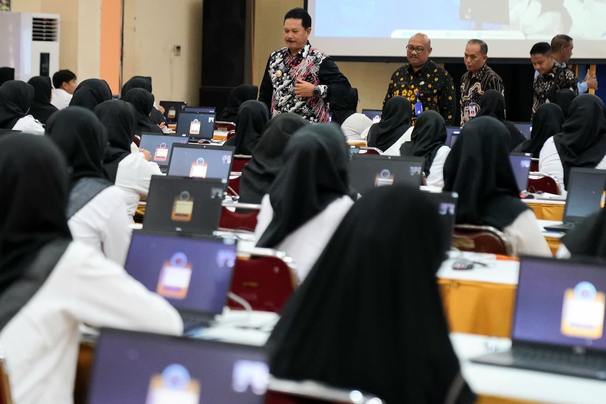 Foto 6 dari 8: Pantau Pelaksanaan Peserta CPPPK, Wali Kota: Kalau Ada yang Ngaku-ngaku Bisa Meloloskan, Itu Penipuan, Laporkan