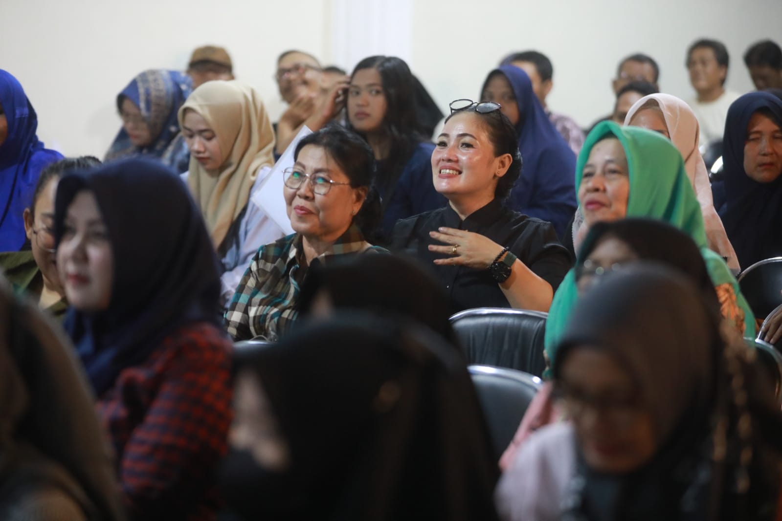 Foto 13 dari 13: Jadi Narasumber Evaluasi Perda, Wali Kota Apresiasi Masyarakat Aktif Beri Pendapat