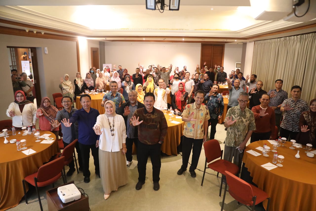 Foto 10 dari 10: Tentukan Sasaran SPM dan Indikator Kesehatan, Wali Kota Pimpin FGD Bersama OPD Terkait