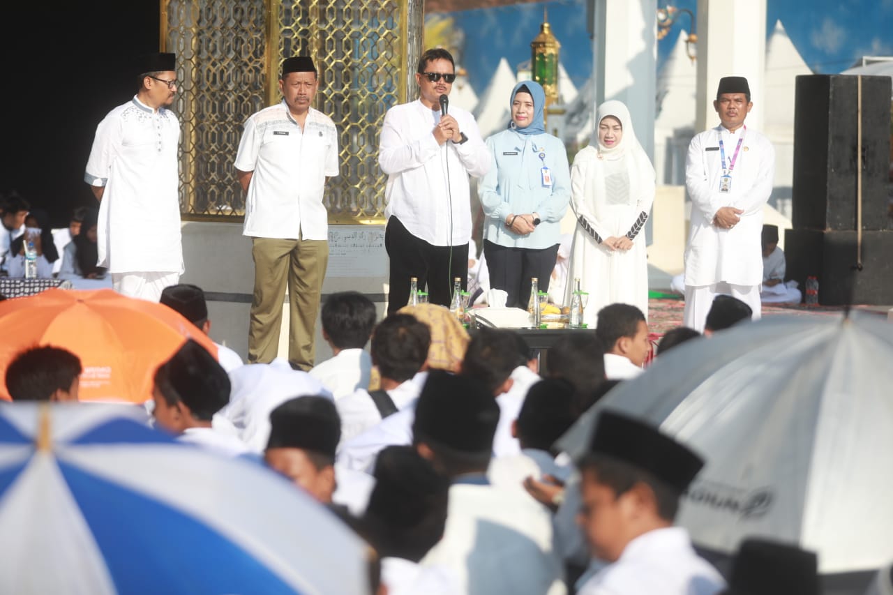 Foto 5 dari 14: Hadiri Peringatan Isra Mi’raj SMPN 7 dan 14 di PRC, Wali Kota Harap Jadi Momentum Mempertebal Keimanan