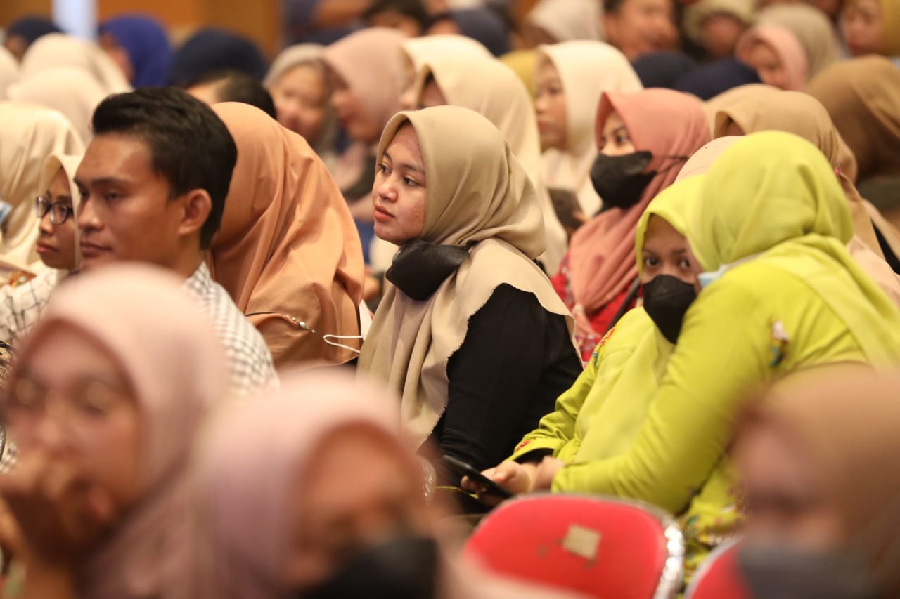 Foto 9 dari 14: Narasumber Seminar Hingga Kuliah Tamu UT, Wali Kota: Inovasi Jadi Kunci Membangun Negeri