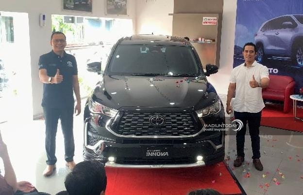 Foto 1 dari 2: Tren Transisi Energi, Mobil Hybrid Bisa Jadi Opsi
