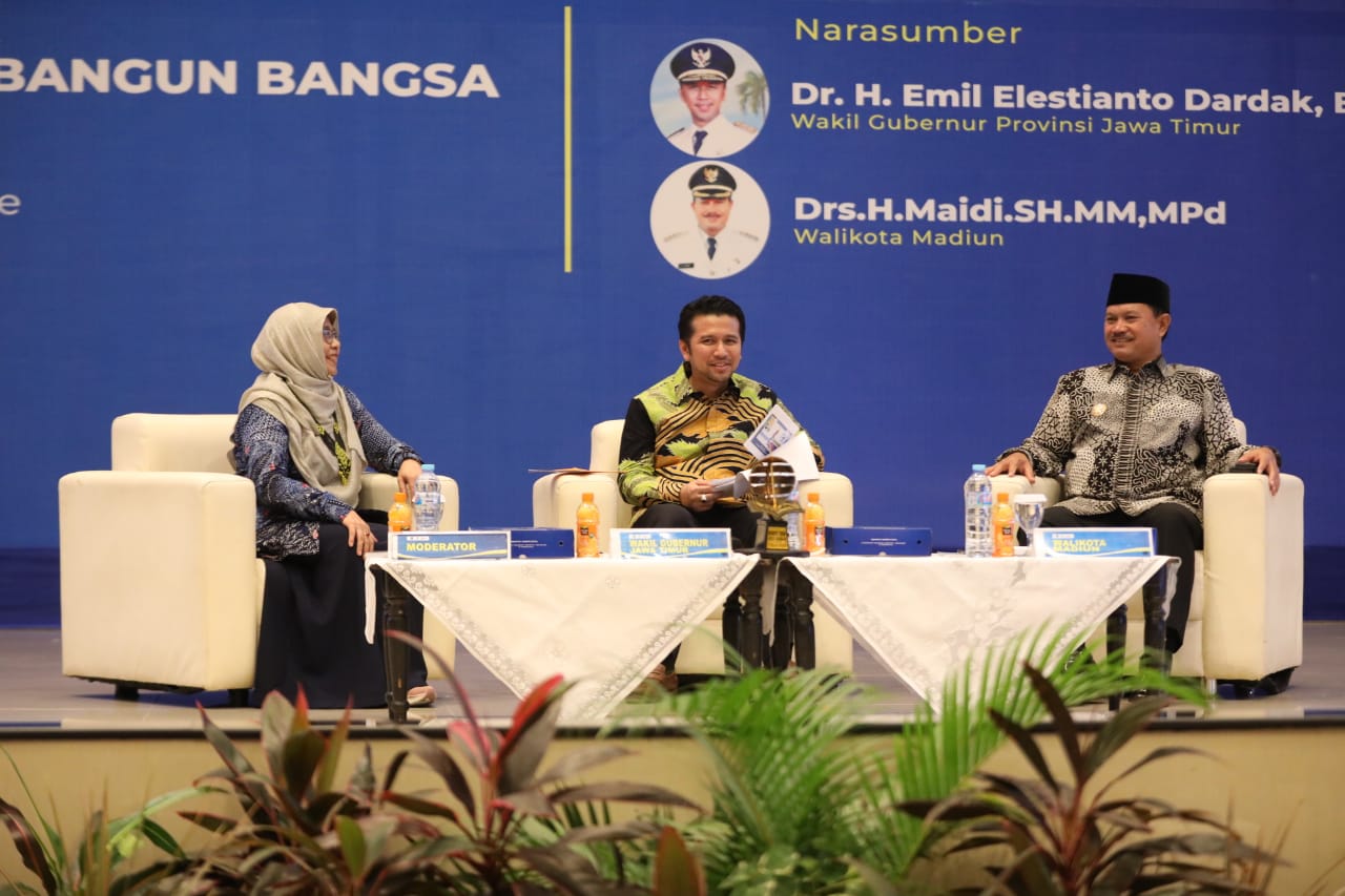 Foto 12 dari 14: Narasumber Seminar Hingga Kuliah Tamu UT, Wali Kota: Inovasi Jadi Kunci Membangun Negeri