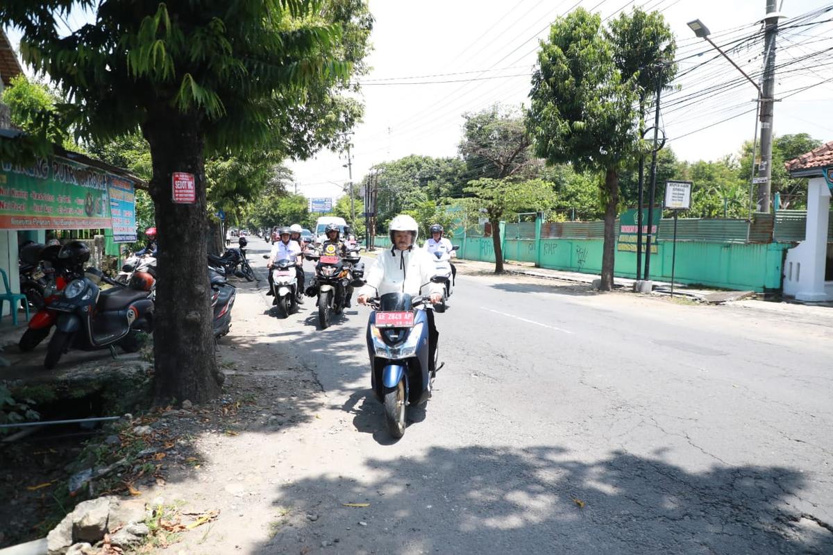 Foto 10 dari 11: Salurkan Bantuan Lansia Non Potensial, Wali Kota: Lansia di Kota Madiun Jangan Sampai Terlantar