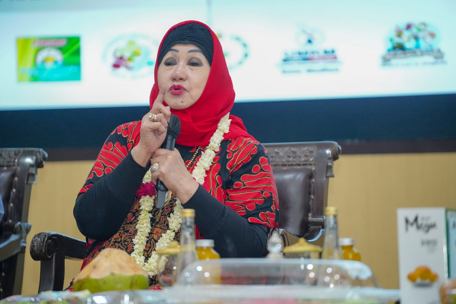 Foto 2 dari 8: Talkshow Bersama Pelaku UMKM, Wali Kota Beri Motivasi Hingga Hadirkan Sosok Inspiratif di Bidang Entrepreneurship