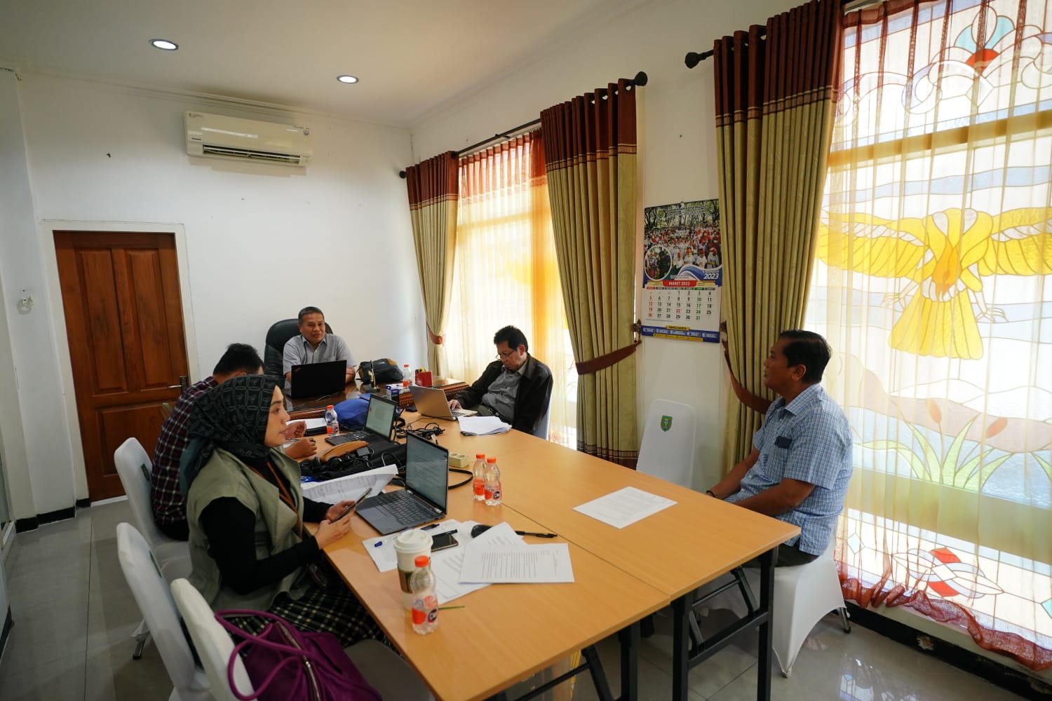 Foto 2 dari 5: Evaluasi Smart City, Perwakilan OPD Diskusi Bersama Tim Asesor