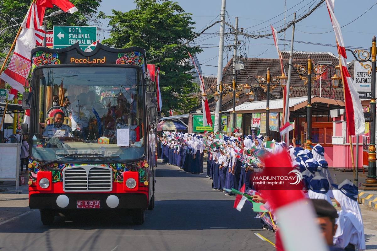 Sambutan Hangat Pelajar Kota Untuk Delegasi Bangladesh-Kenya