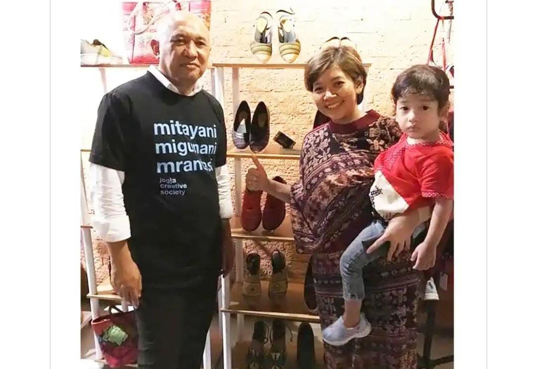 Foto 2 dari 2: Kerennya Karya Dini Rahmawati, Mejeng di AKI, Dapat Order dari Menteri