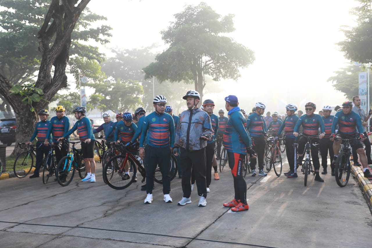 Foto 3 dari 16: Gowes Buka Event Jiwa Korsa BPSDMP PPI Madiun, Wali Kota Harap Masukan Untuk Pembangunan Kota