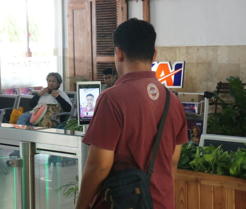 Foto 1 dari 1: 40 Persen Pelanggan KA Sudah Manfaatkan Teknologi Face Recognition, Bikin Proses Boarding Lebih Praktis