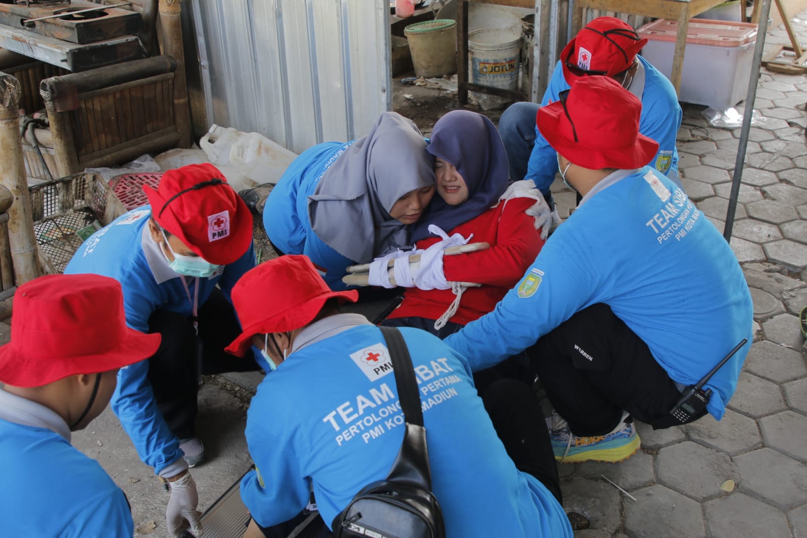 Foto 10 dari 15: Tingkatkan Kapasitas Relawan Sibat, PMI Kota Madiun Gelar Pelatihan