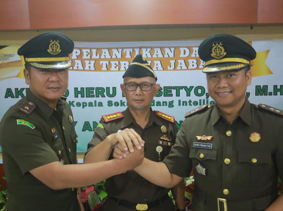 Foto utama berita: Kasi Intelijen Kejari Kota Madiun Berganti, Kajari Harap Peningkatan Upaya Pencegahan Korupsi