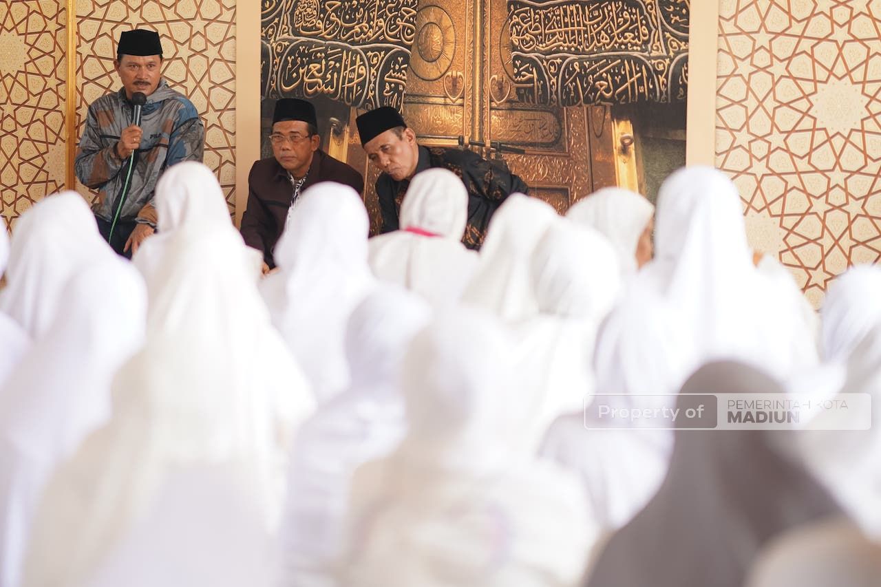 Foto utama berita: Hadiri Peningkatan Spiritual MUI, Wali Kota Minta Doa Kemajuan Kota