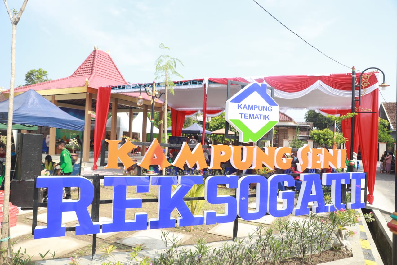 Foto 11 dari 11: Fasilitasi Kegiatan Warga, Wali Kota Resmikan Dua Kampung Tematik Baru