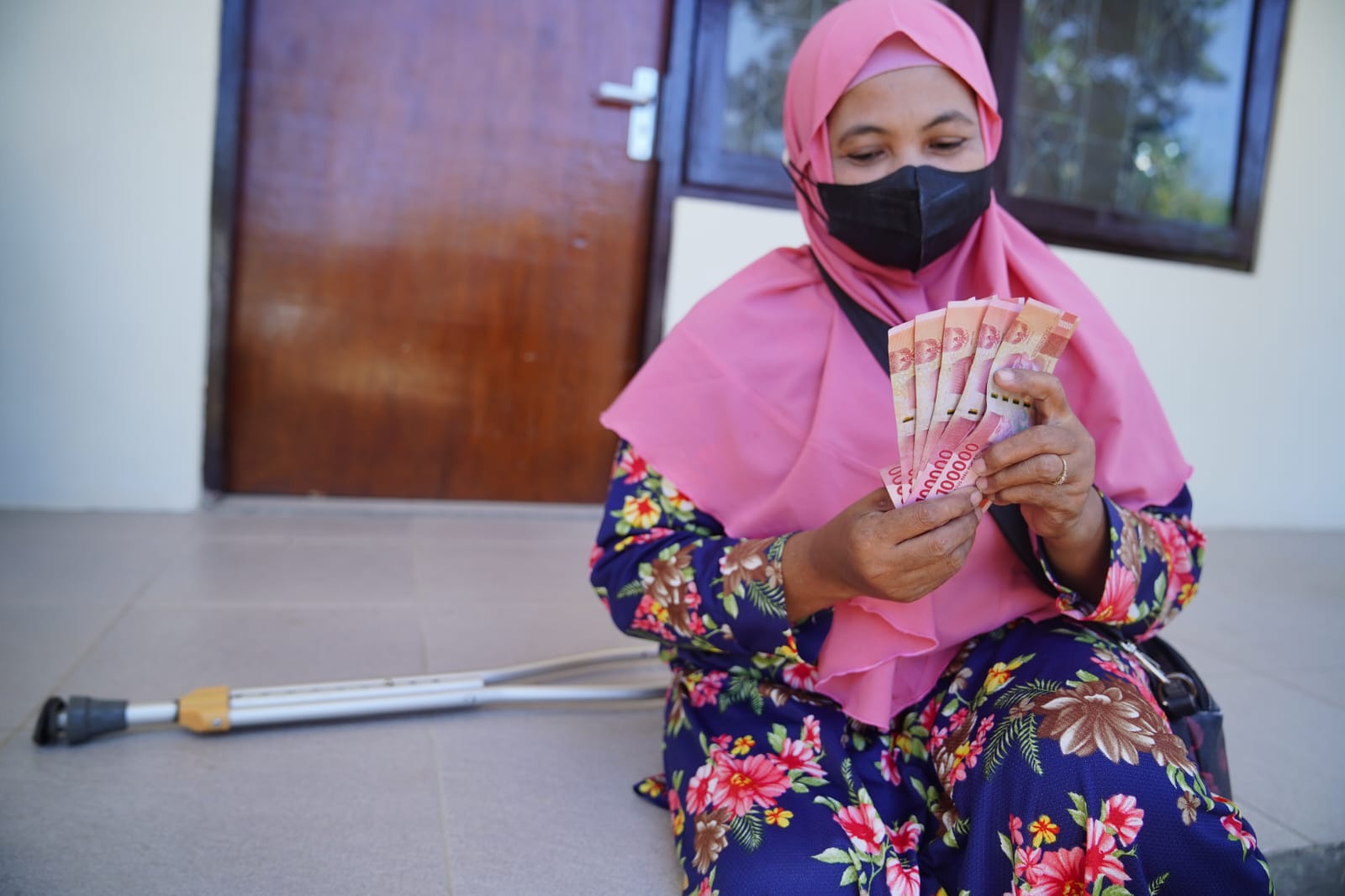 Foto 2 dari 6: BLTD Daerah 2023 Mulai Disalurkan, Ada 2.800 KPM, Dapat Rp 200 Ribu Perbulan