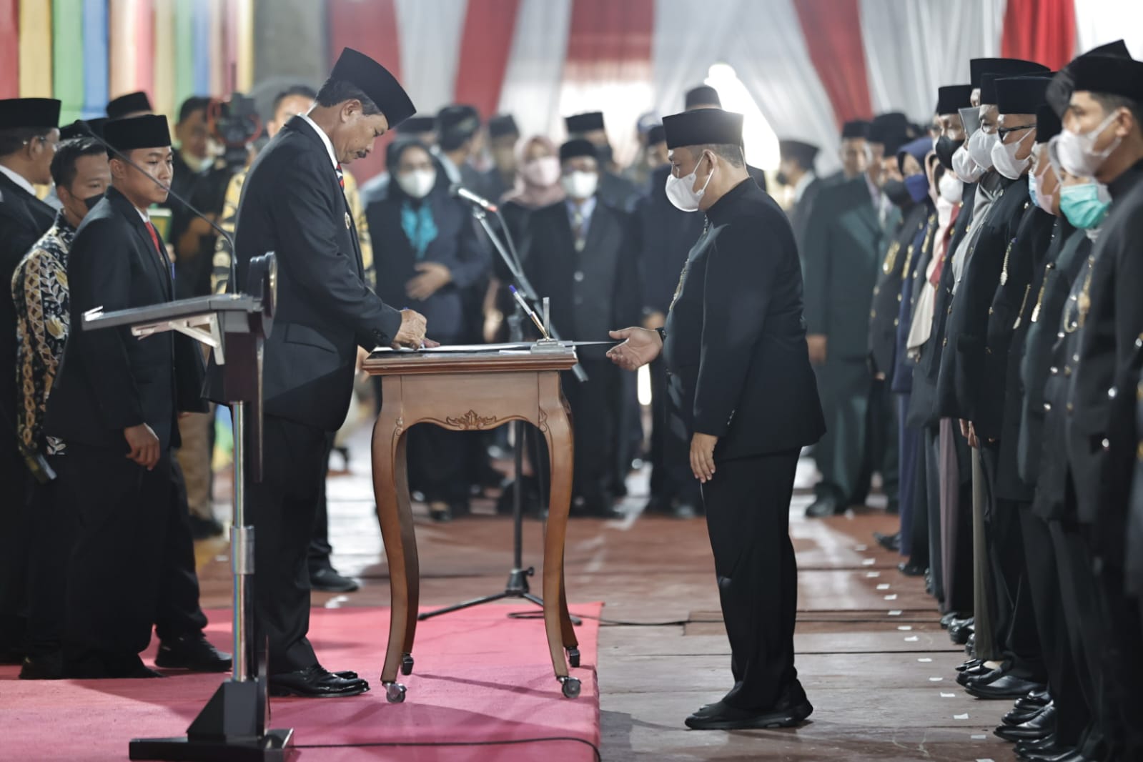 Foto utama berita: Optimalkan Pelaksanaan Pembangunan 2023, Wali Kota Lantik Puluhan Pejabat Pemerintah Kota