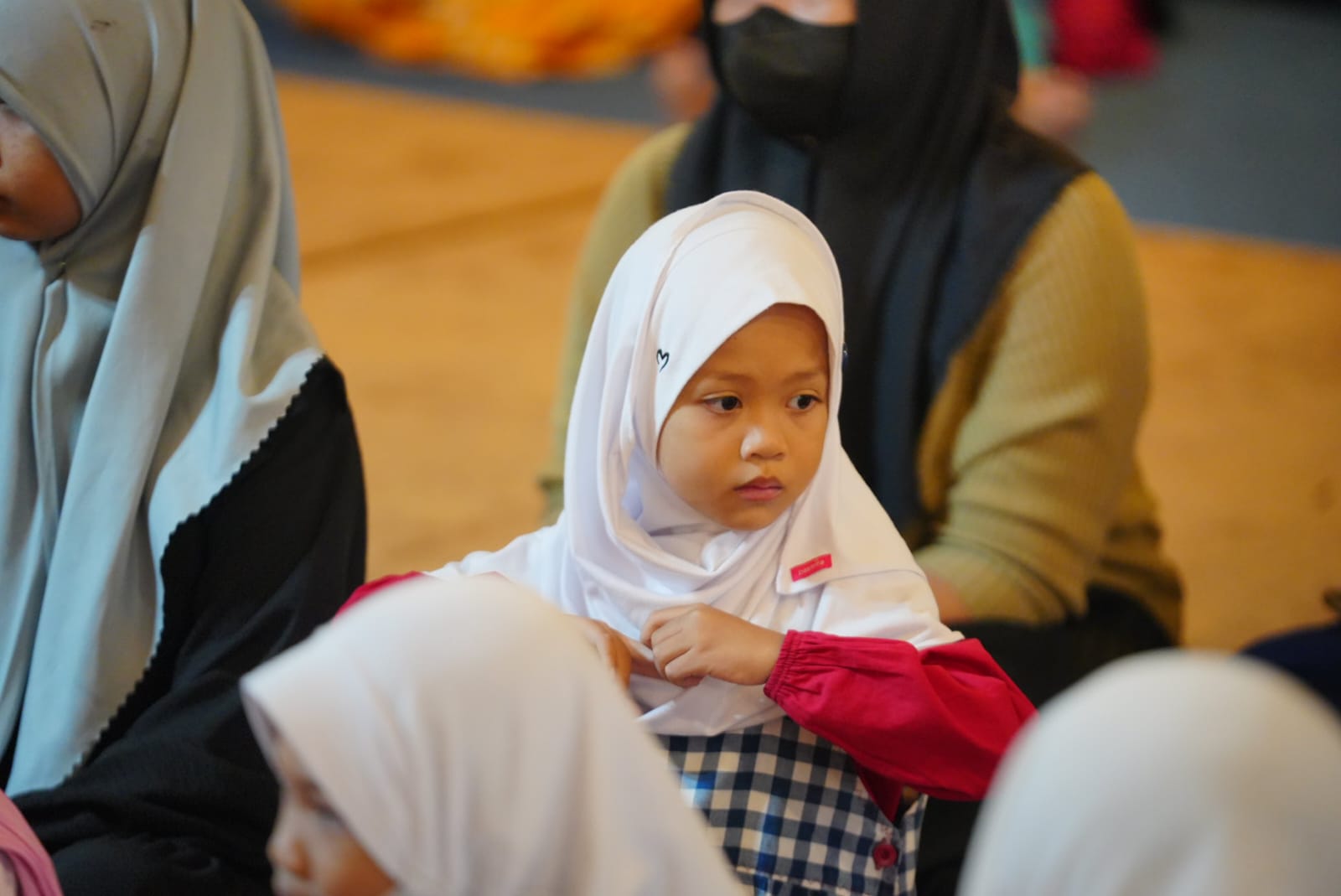 Foto 4 dari 10: Buka Bersama dengan Anak Yatim dan Disabilitas, Wali Kota Ingin Mereka Tetap Semangat dan Jangan Berkecil Hati